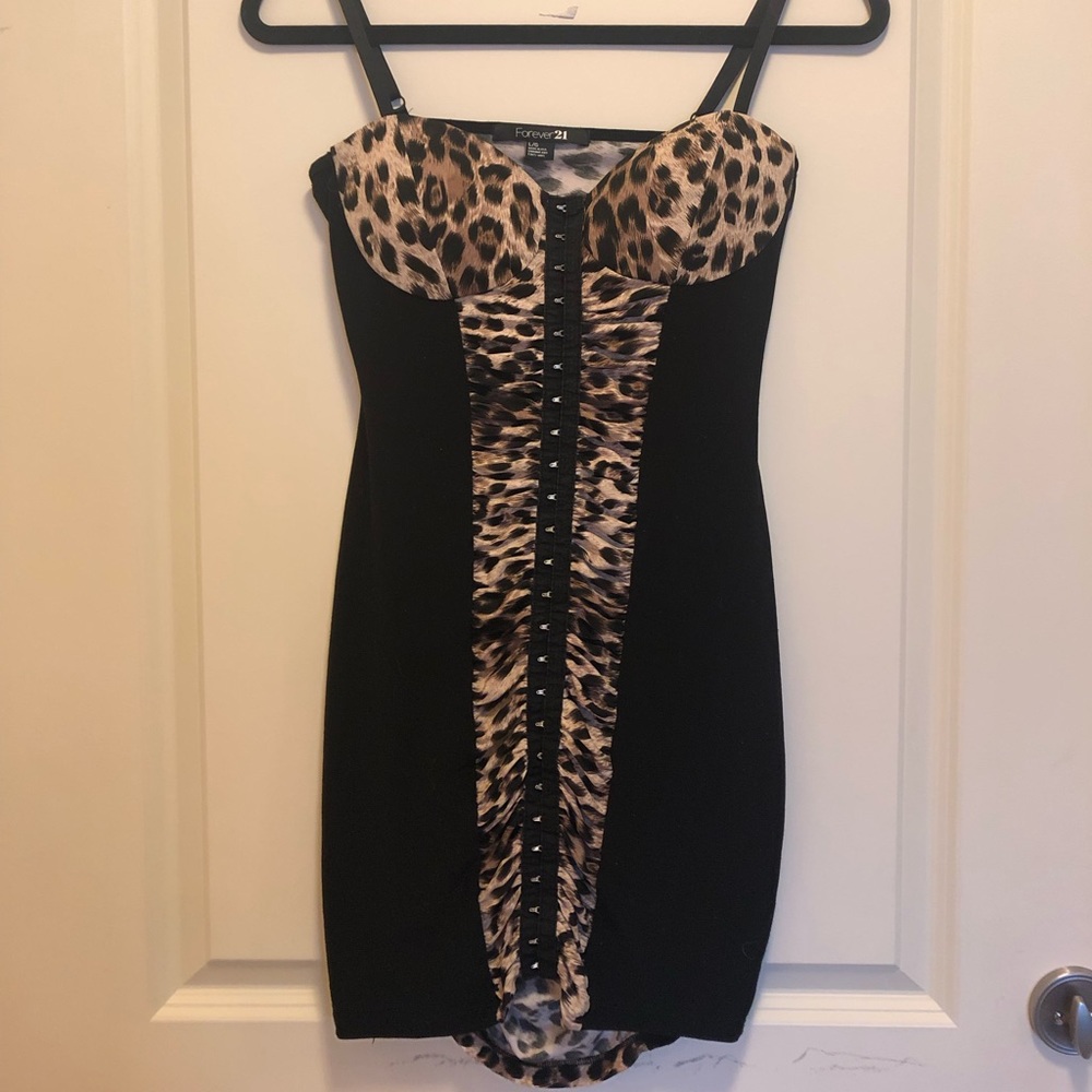 Forever21 Black & Cheetah Print Fitted Dress